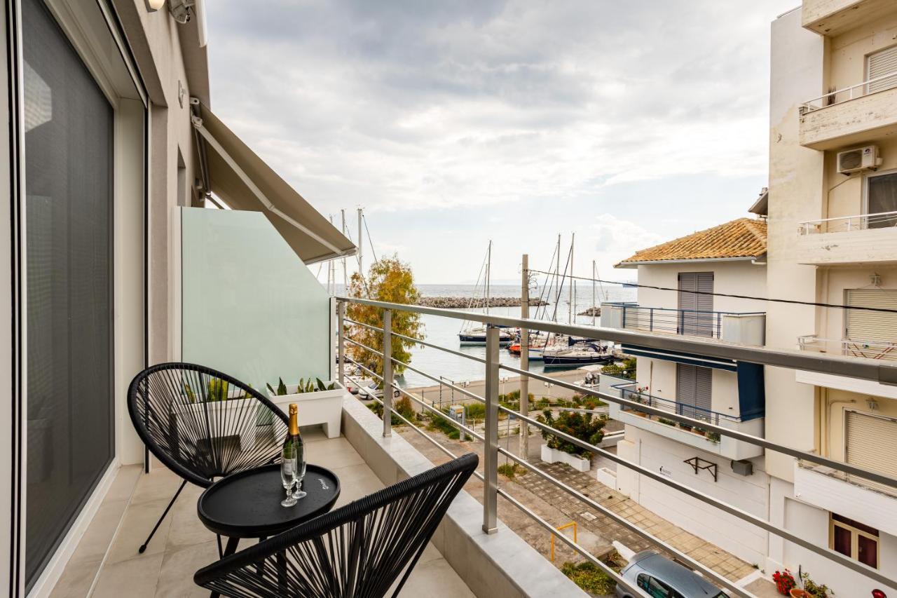 Apartment Black & White Marina Studio, Getaway Kalamata