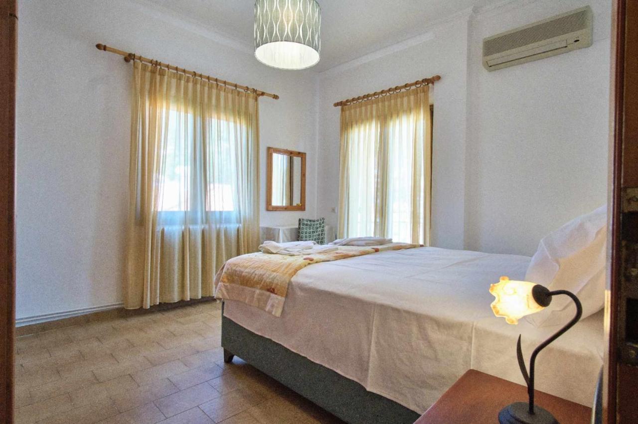 Noname House Parga