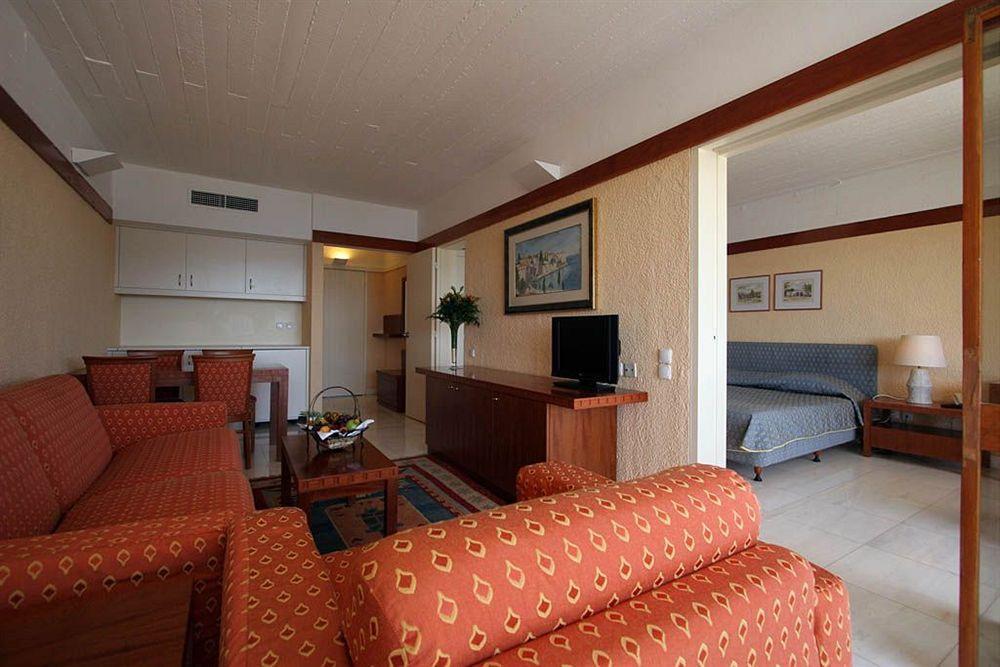 Aks 4* Porto Heli