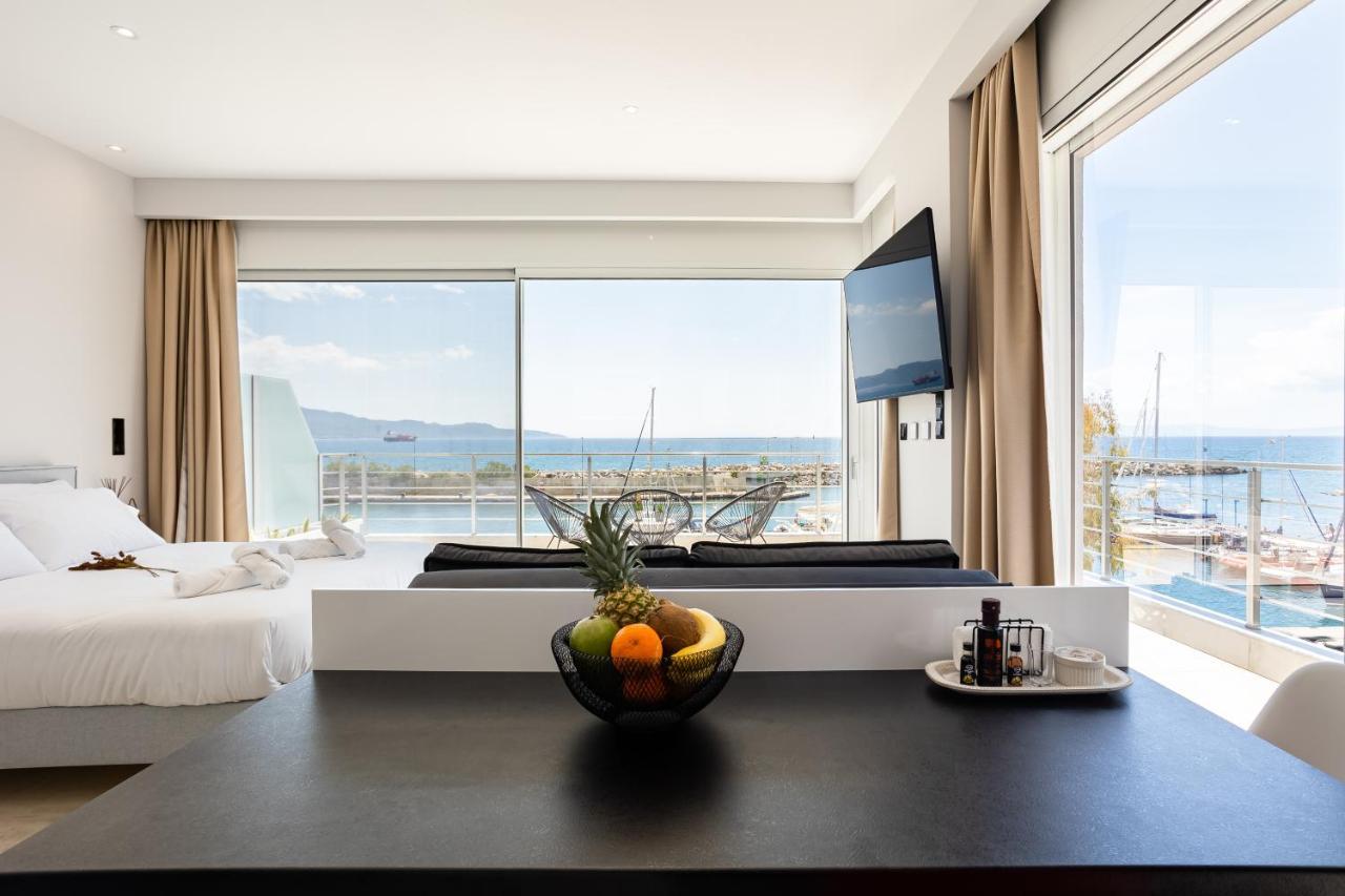 Yin & Yang Studio, Marina Hideout In *