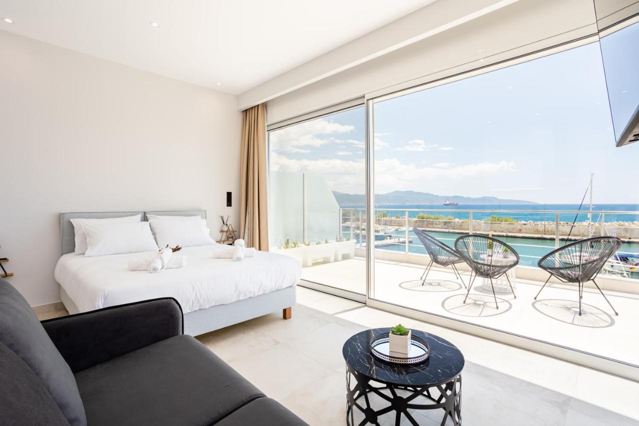 Yin & Yang Studio, Marina Hideout In Kalamata