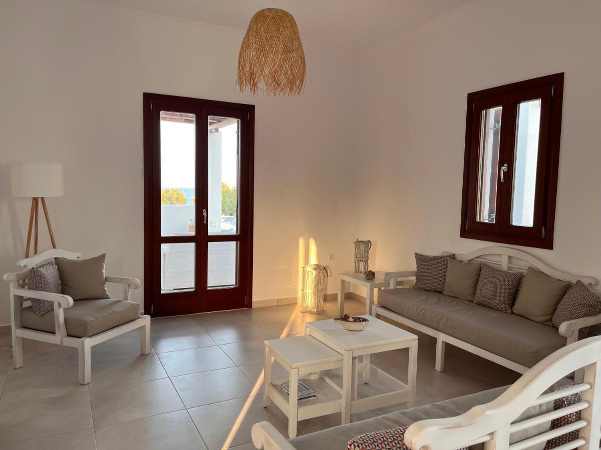 Sea Breeze Monolithos (Santorini)