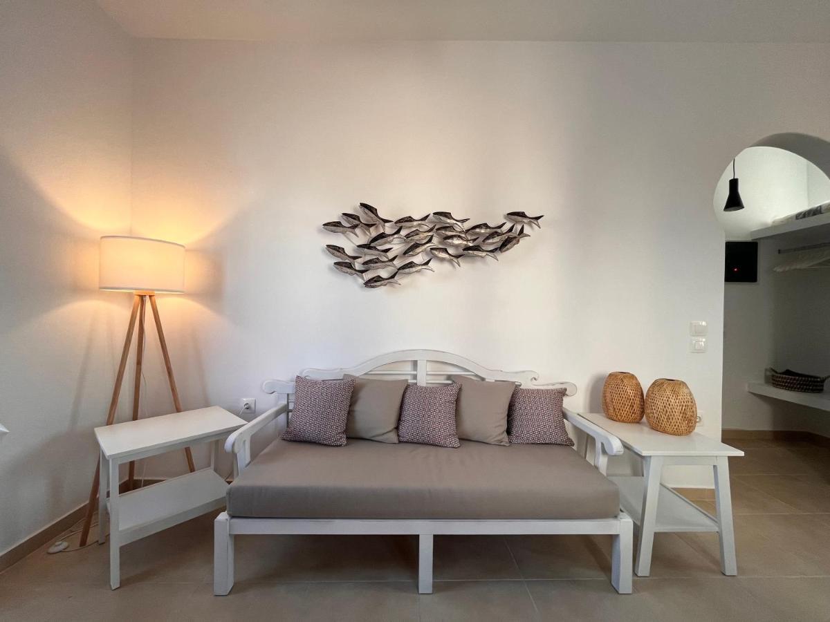 Sea Breeze Monolithos (Santorini)