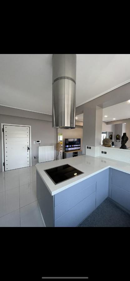 Sea View Apartment *