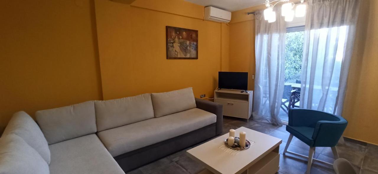 Holiday home δίπλα στο κύμα -βeside The Wave Loutra Elevtheron