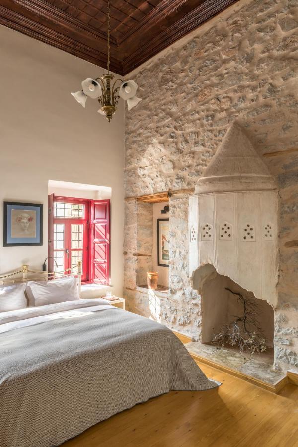 Fos Hydra * Hydra (Saronic Islands)