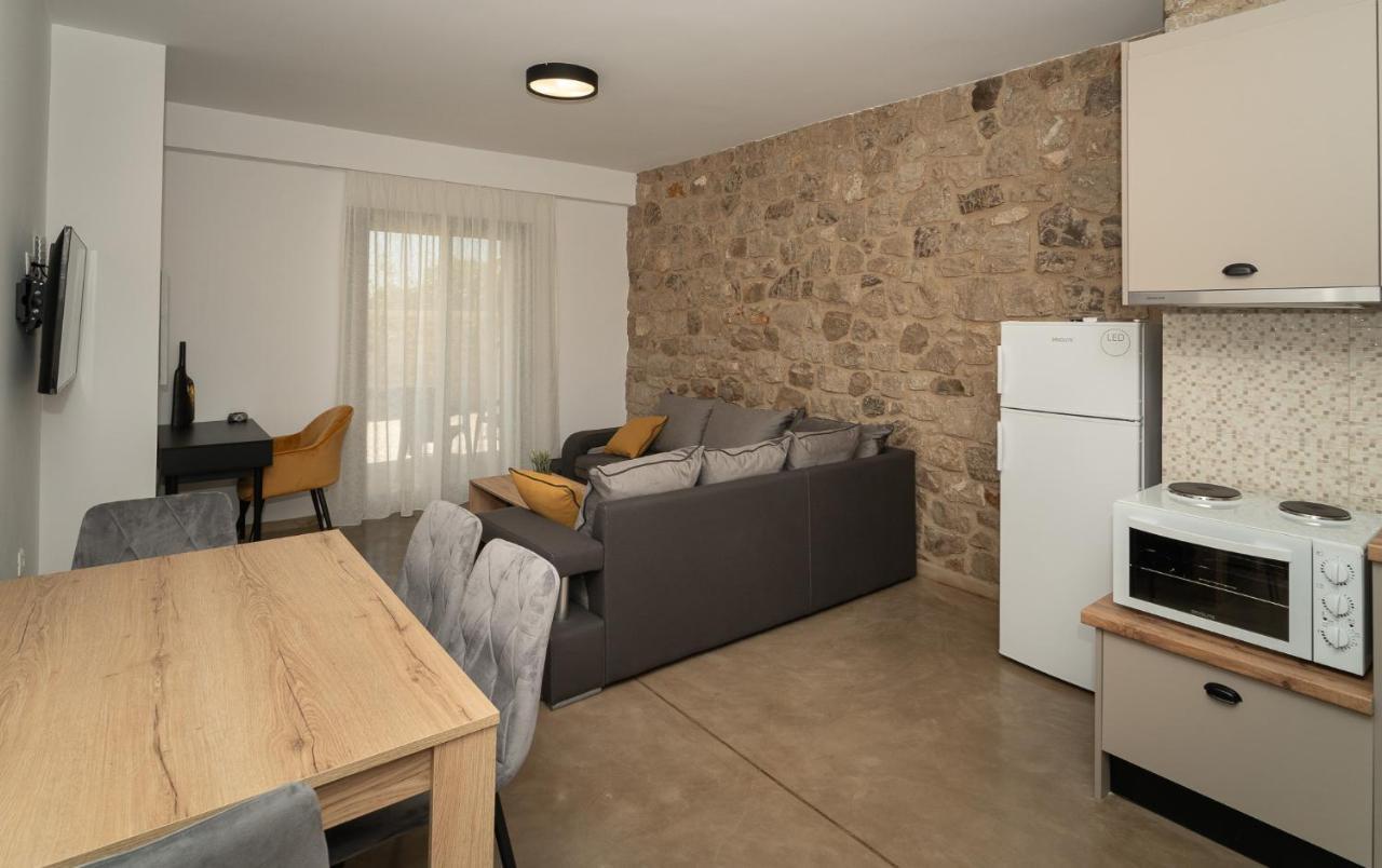 Lithos