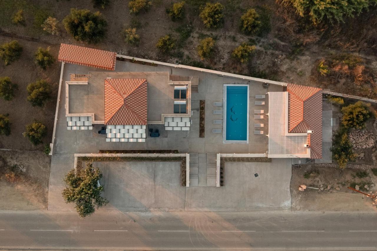 Hotel Lithos Finikounta