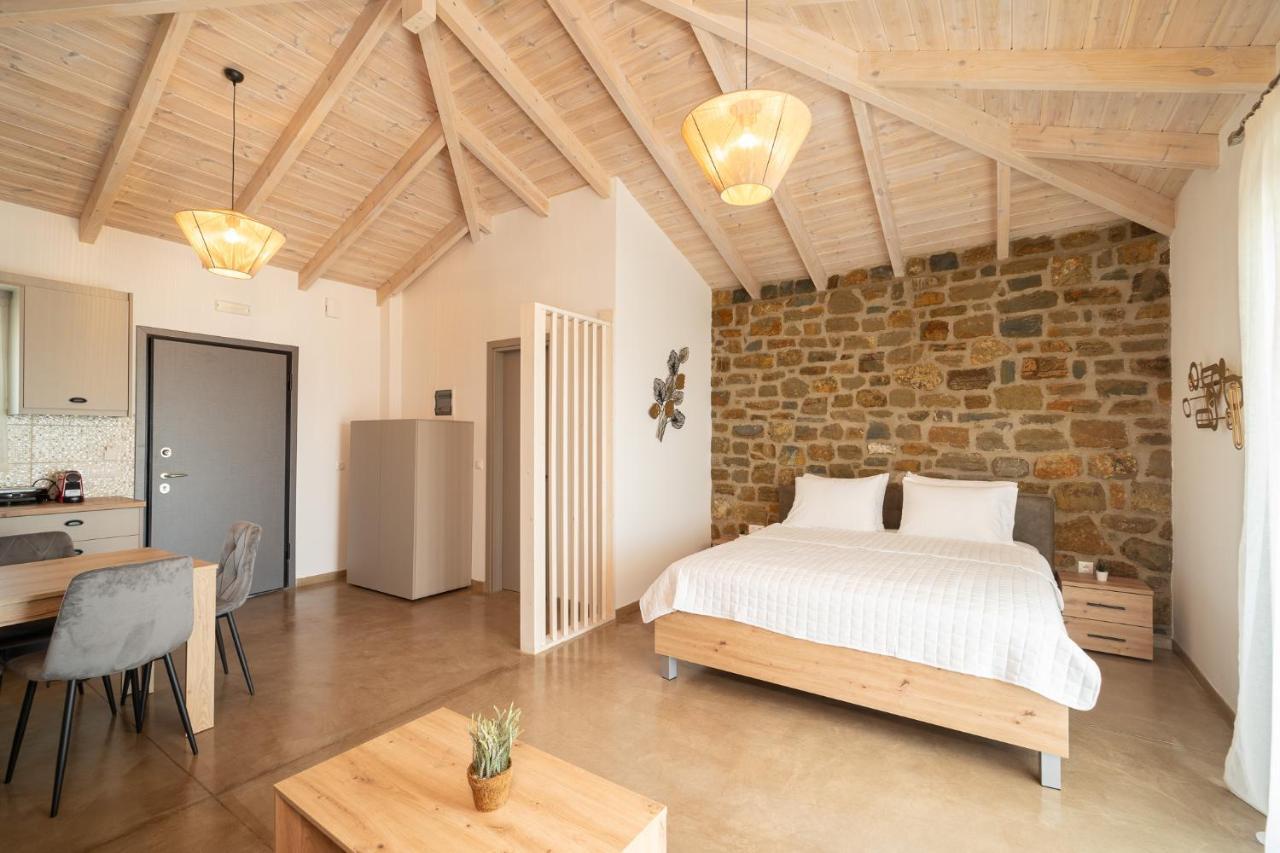Lithos Hotel *