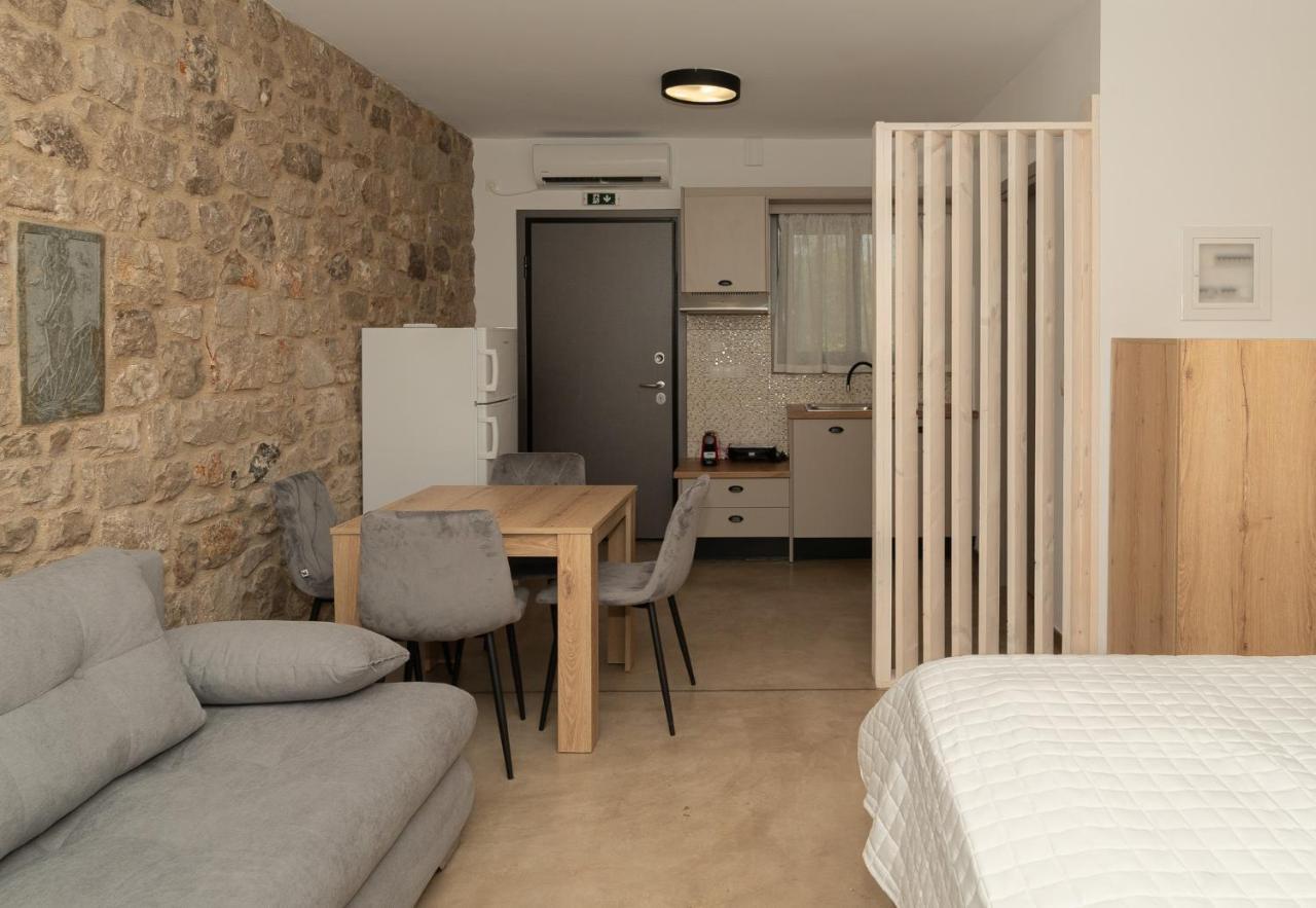 Hotel Lithos Finikounta