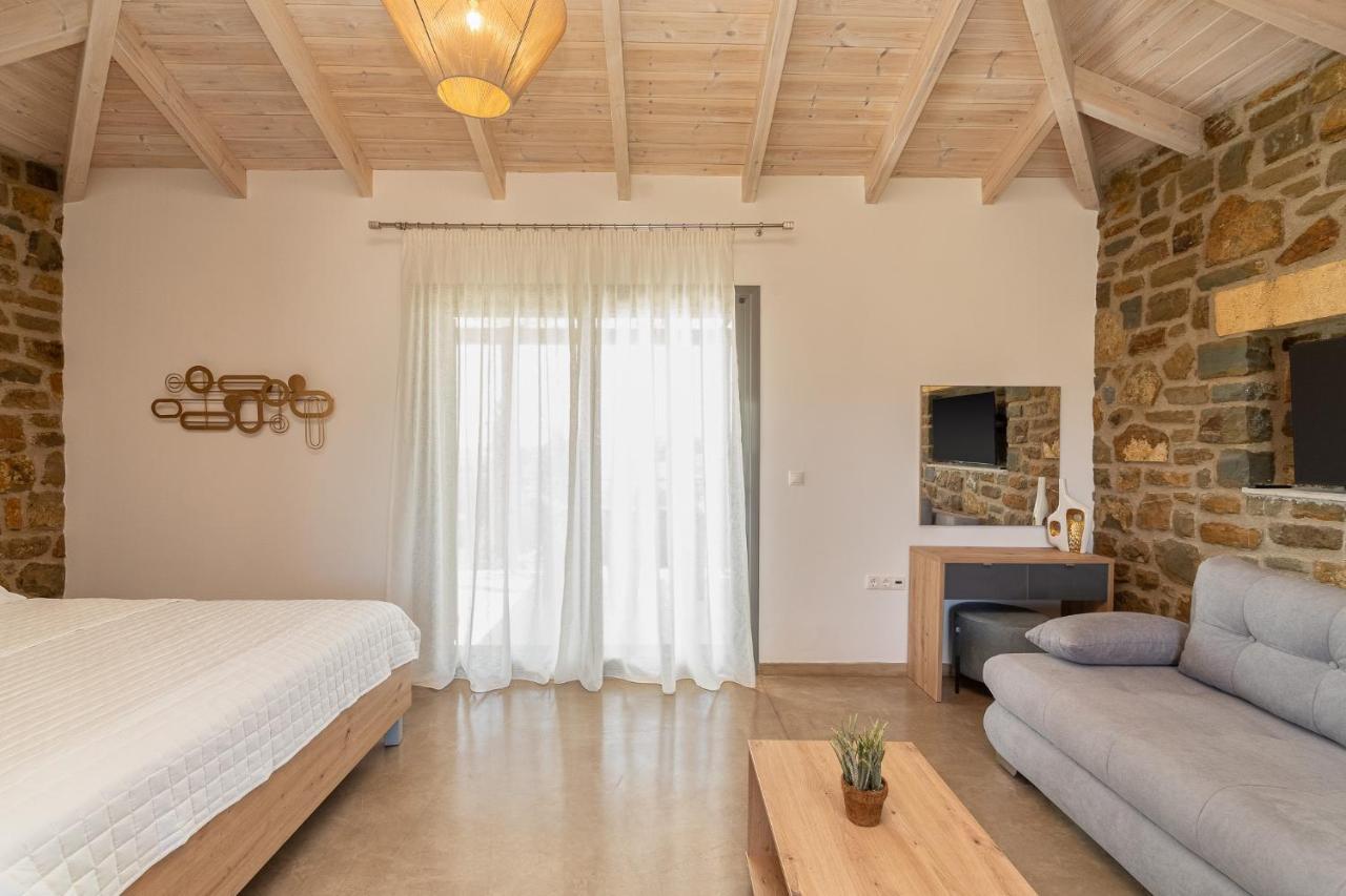 Lithos Finikounta