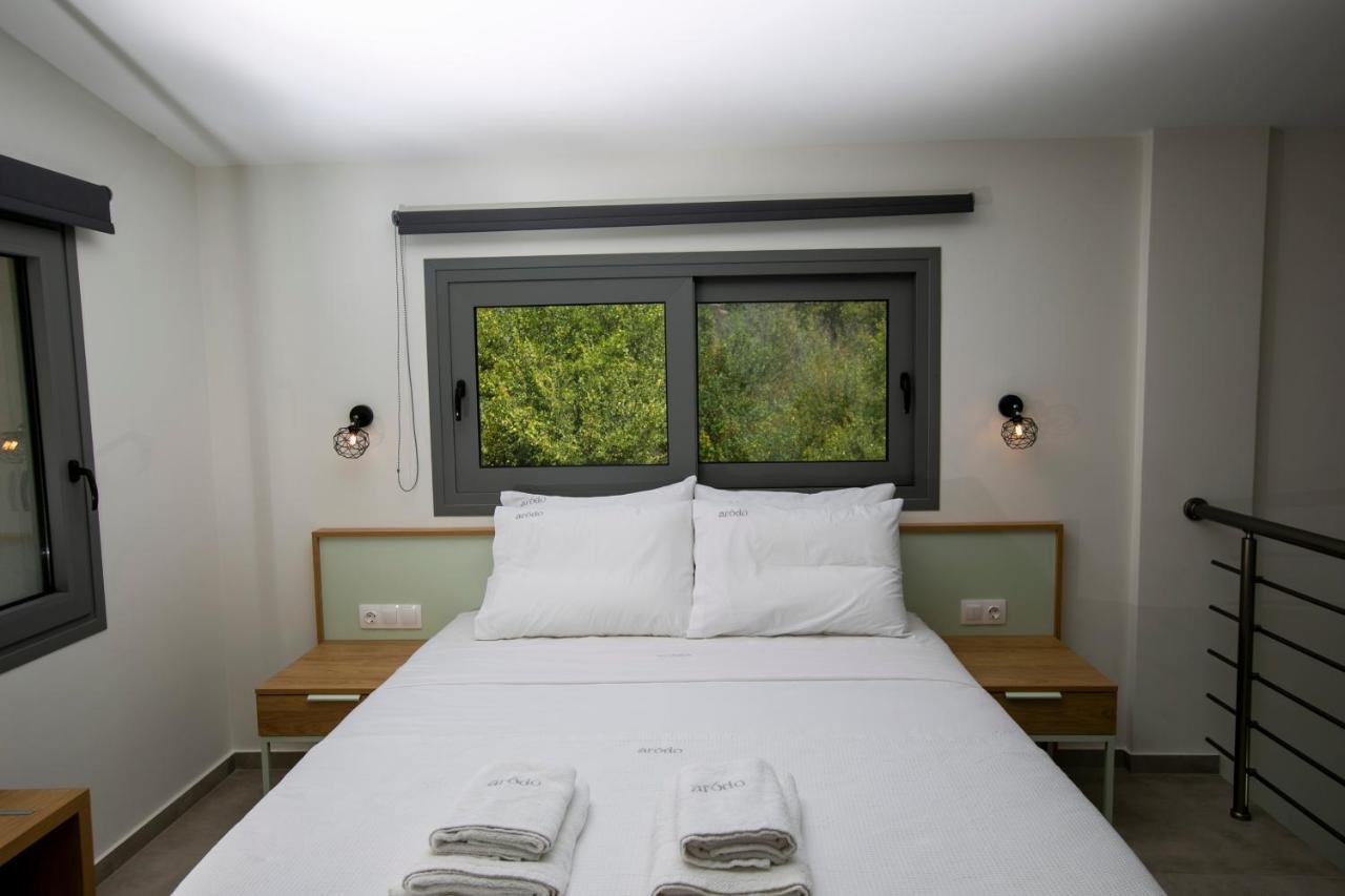 Arodo Aparthotel Nea Iraklitsa