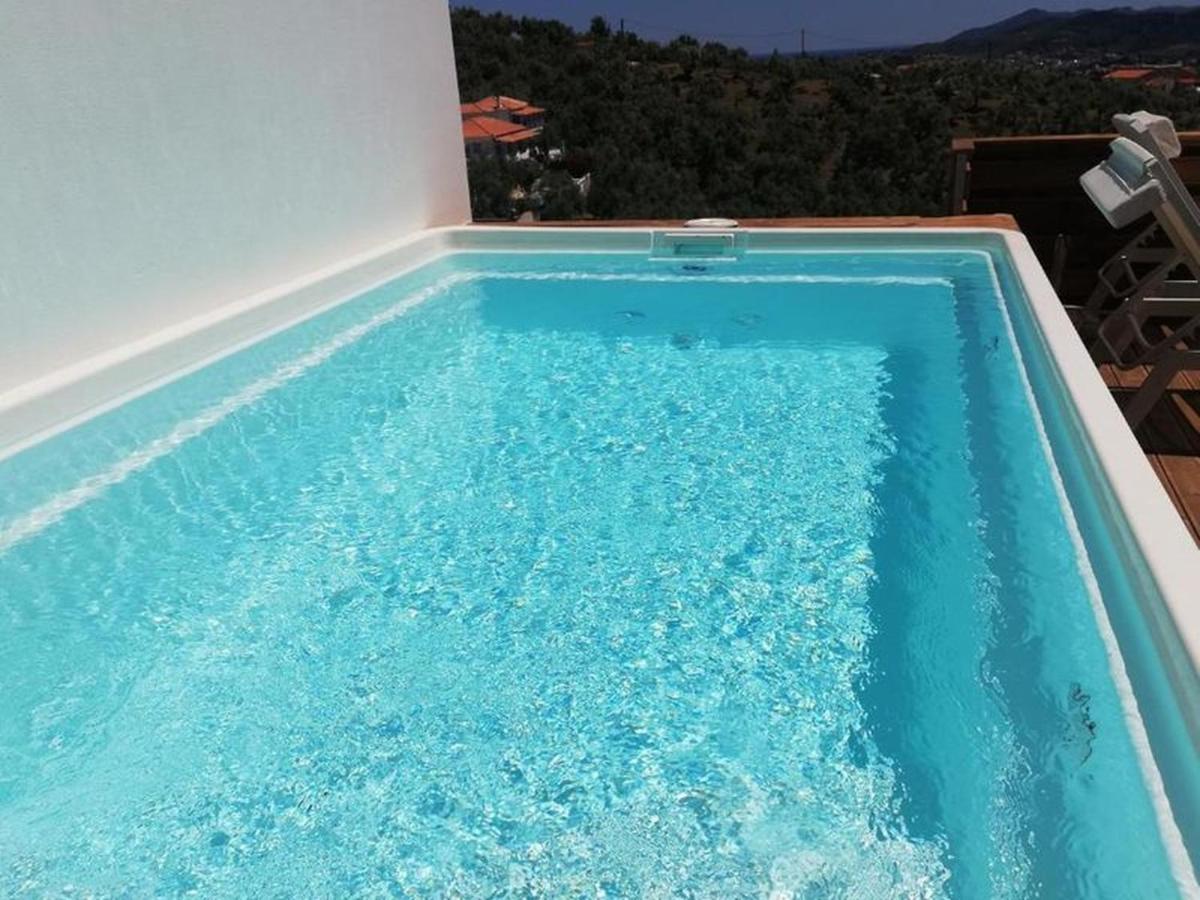 Apartment 2br White Gea With Private Pool No01 *