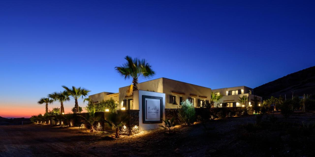 Hotel White Dream