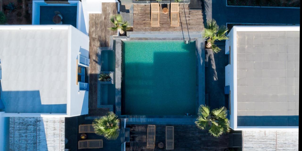 White Dream Hotel