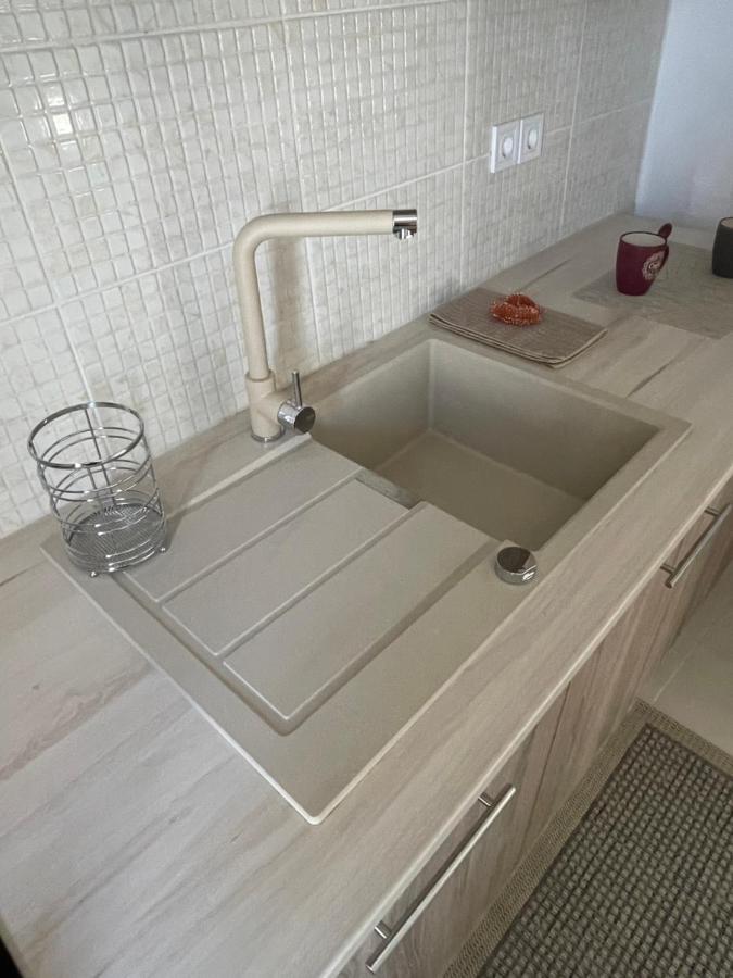 B Collection Skyros