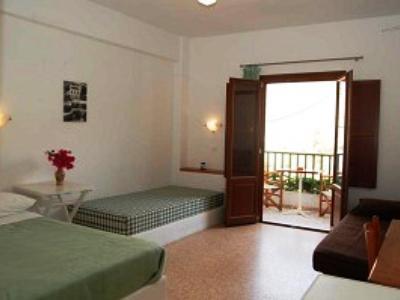 Hotel Kamari 2*