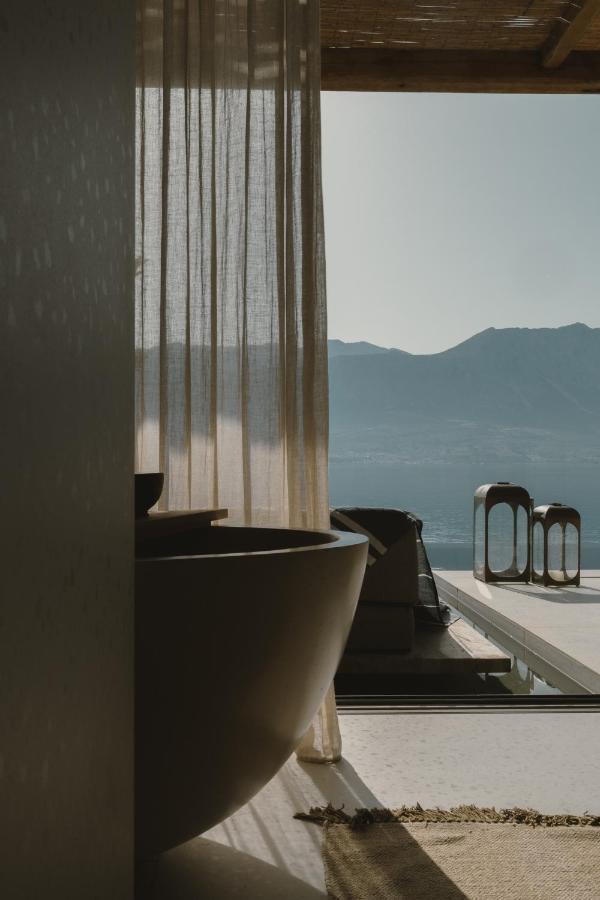 Hotel Amethyst Selene Couple's Hideaway