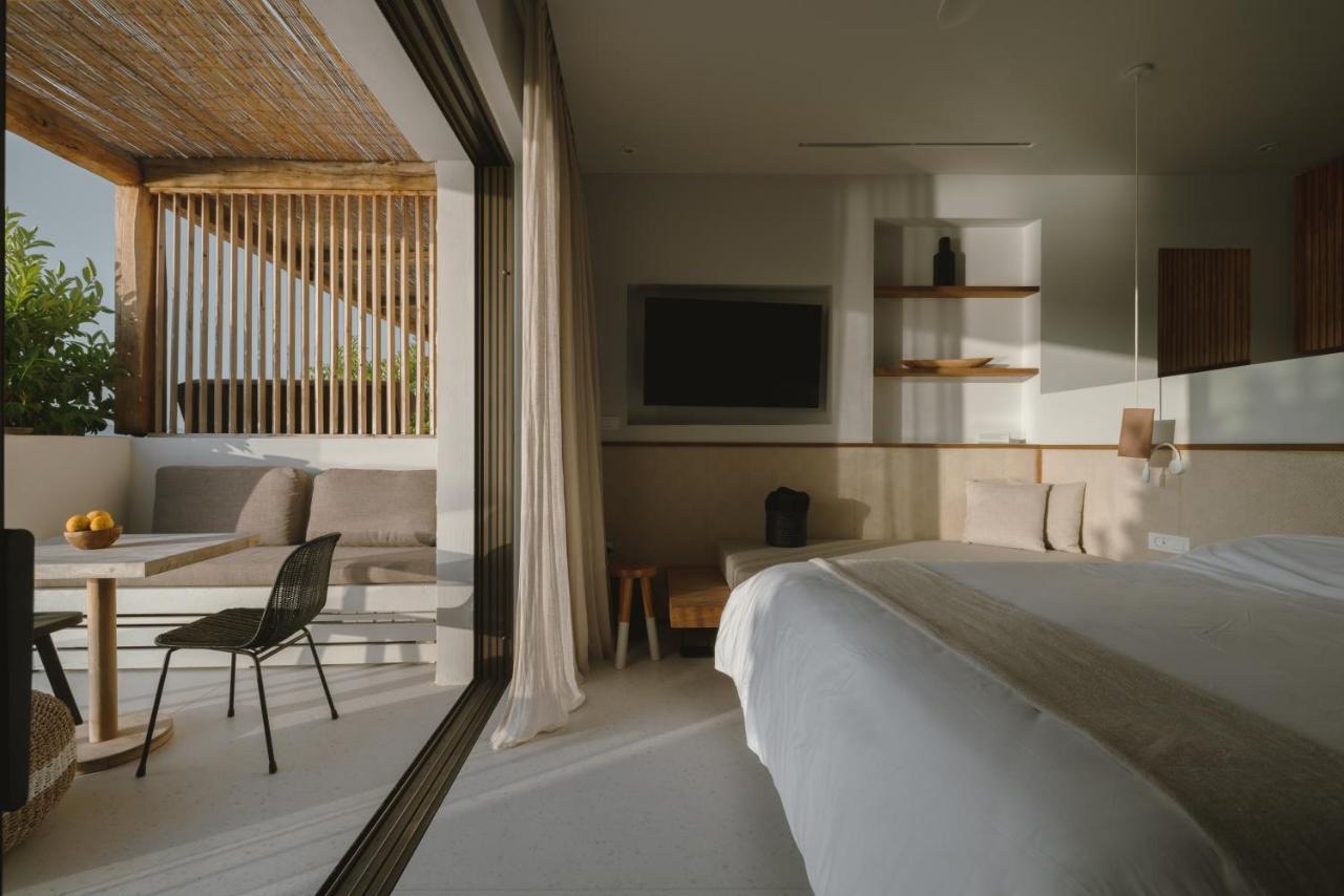 Hotel Amethyst Selene Couple's Hideaway *