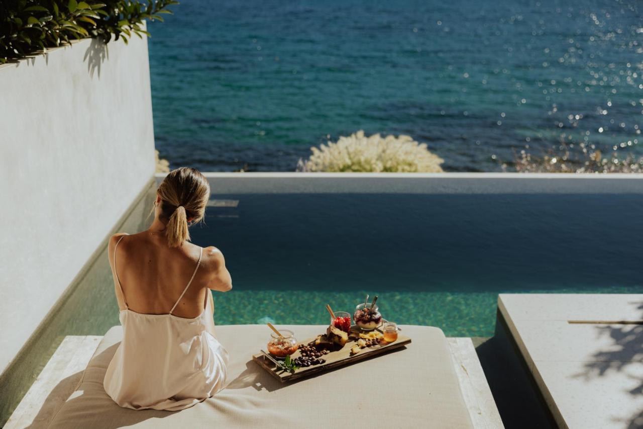 Hotel Amethyst Selene Couple's Hideaway *
