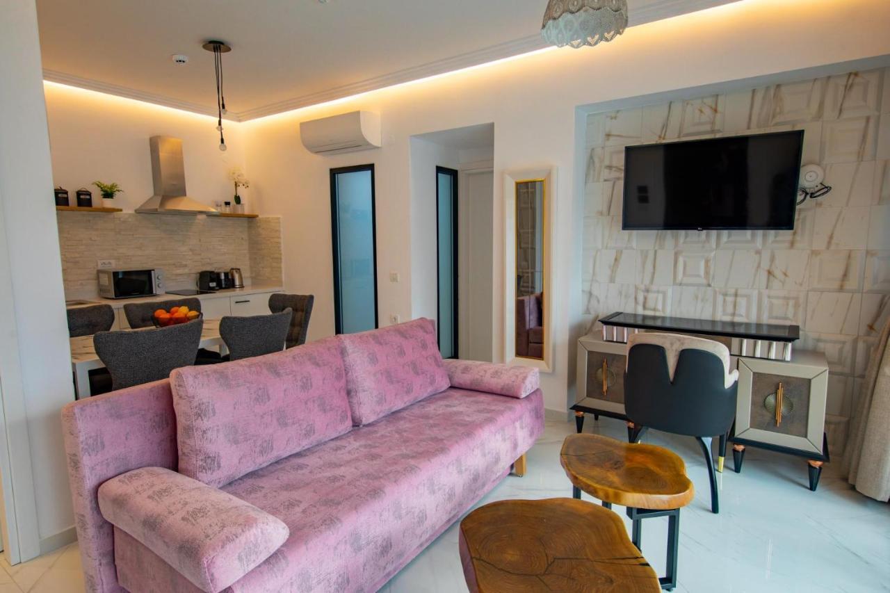 Walk Luxury Aparthotel