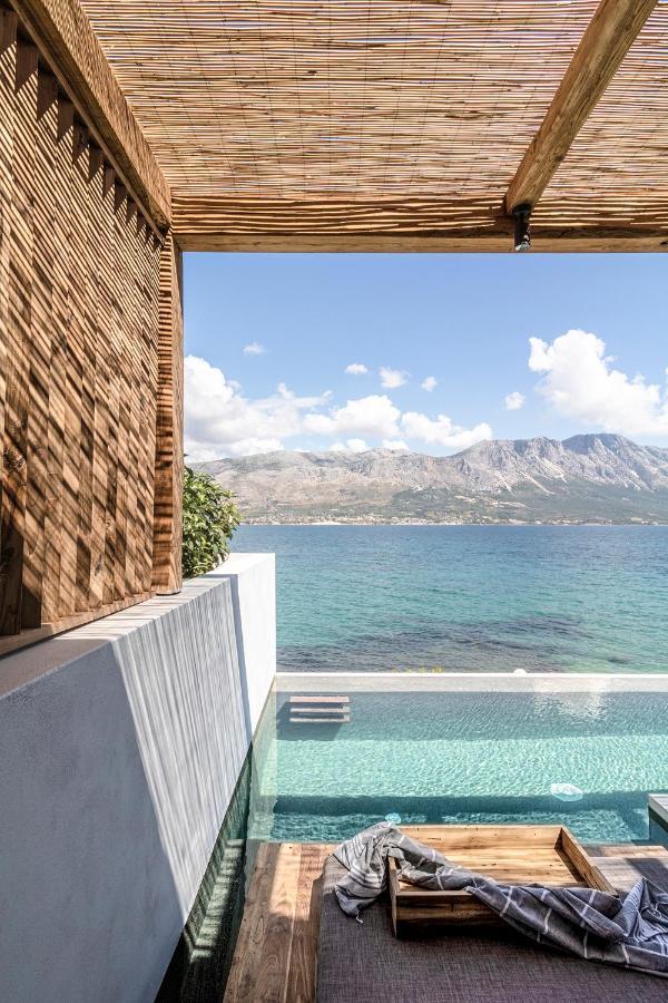 Amethyst Selene Couple's Hideaway Hotel *