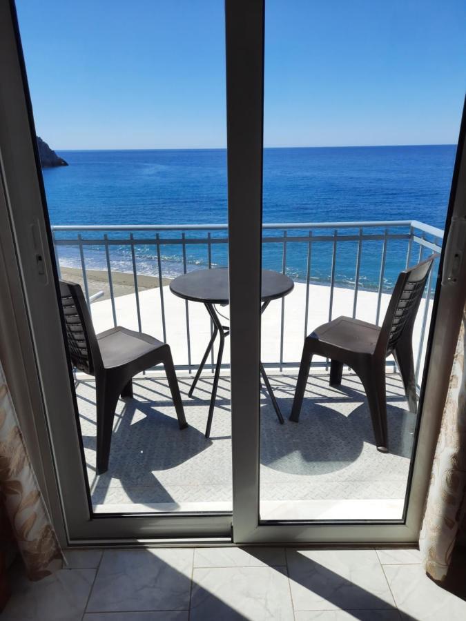 Voula Hotel 3*