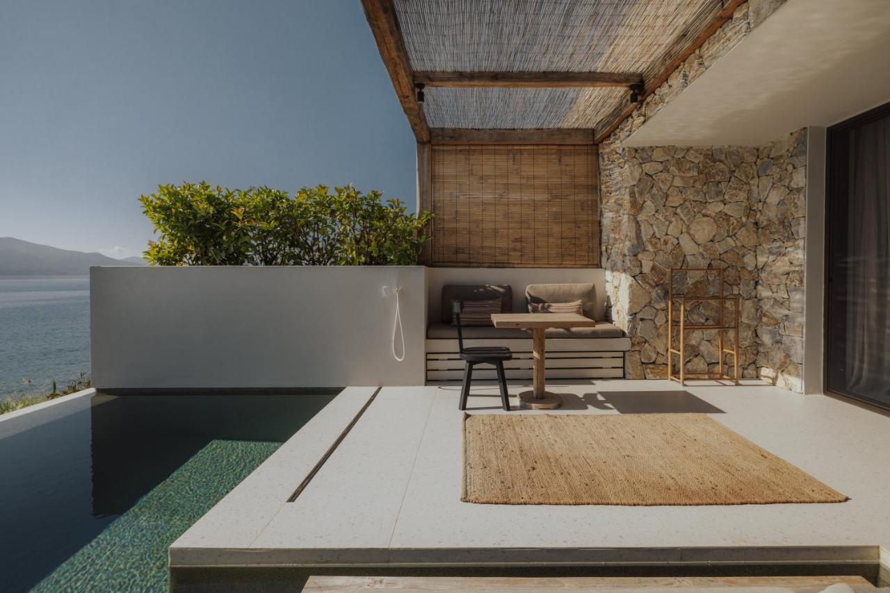 Hotel Amethyst Selene Couple's Hideaway *