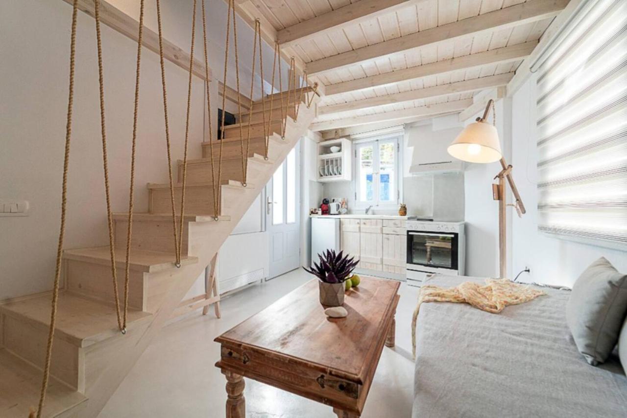 Santorita Suites