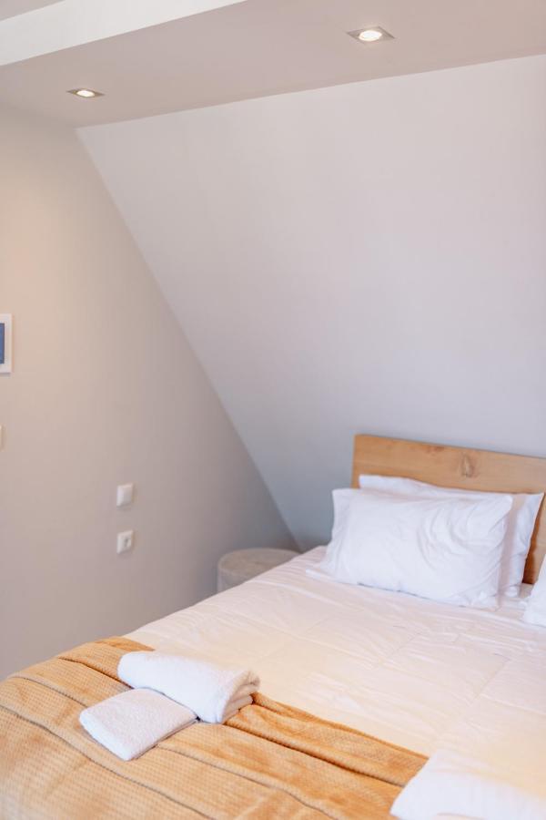 Zama Hotel *