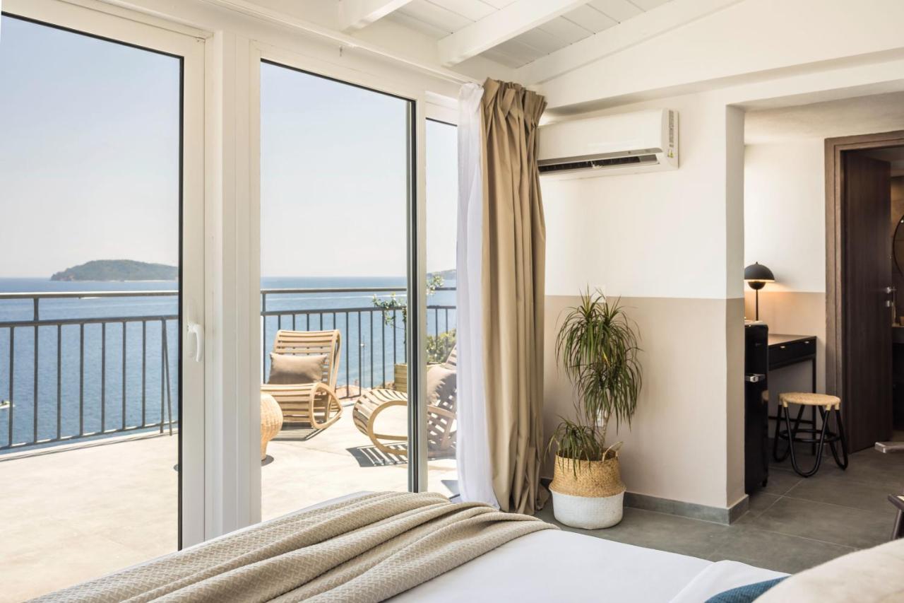 The Rock Hotel *