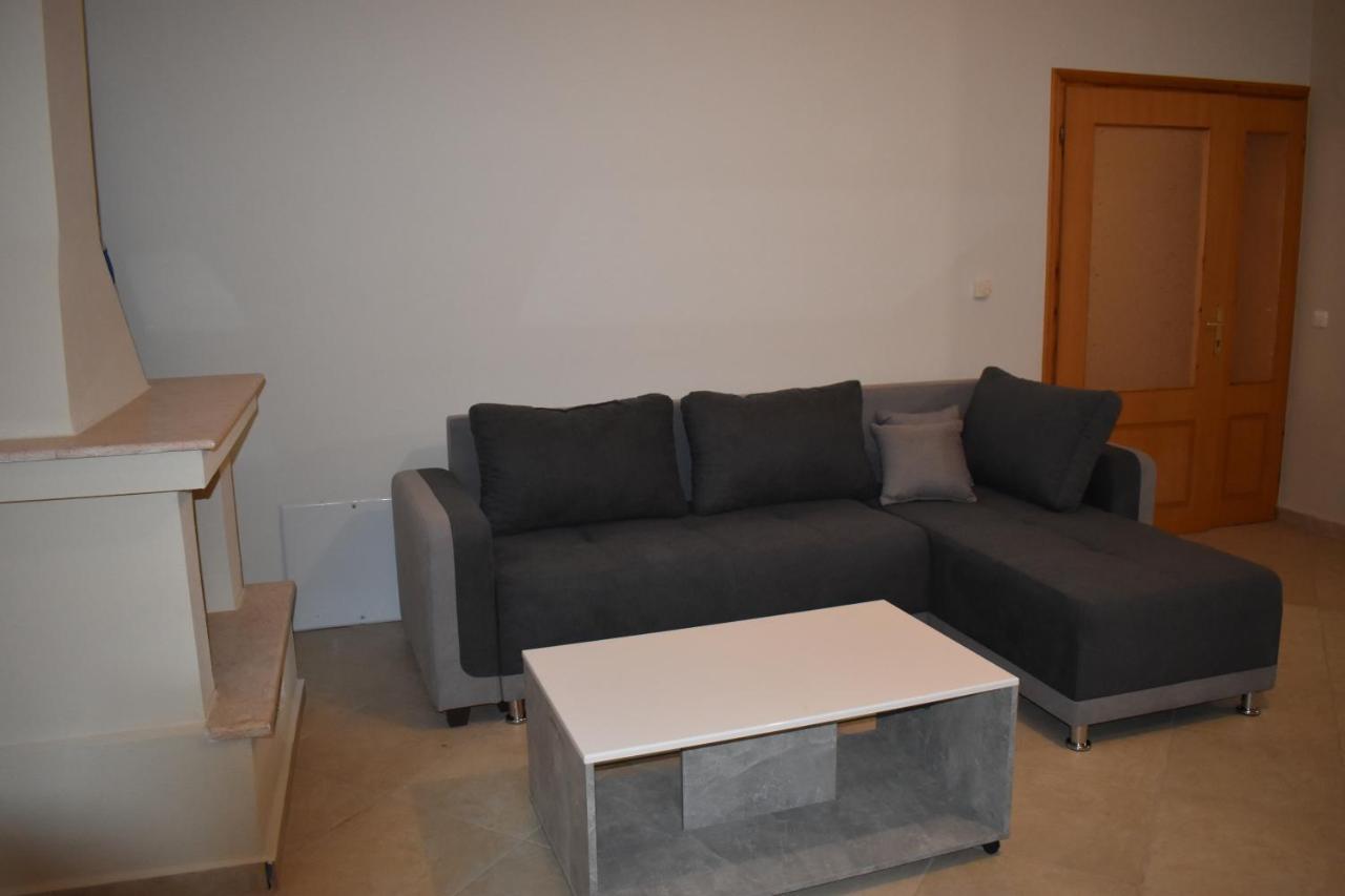Babis House Apartment *