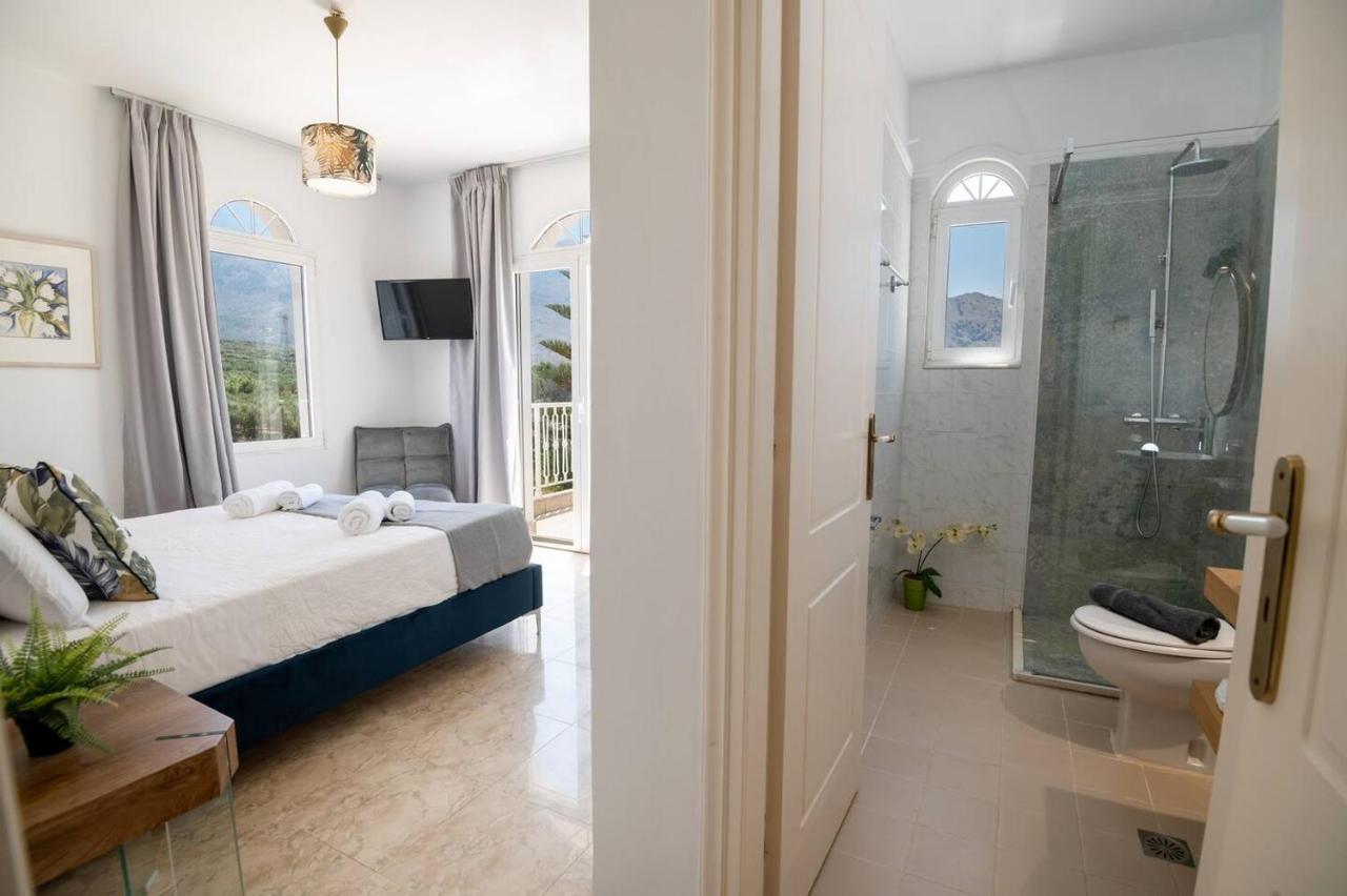 Villa Santo Villa, A Riveting Group Sanctuary! *