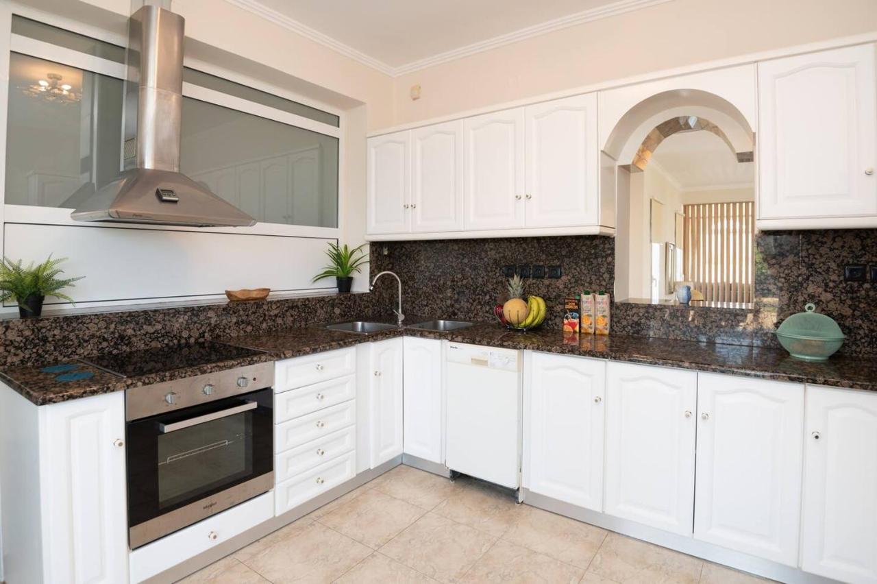 Santo Villa, A Riveting Group Sanctuary! * Paralia Kourna