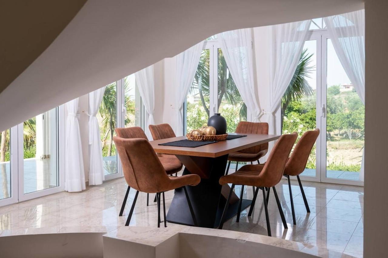 Santo Villa, A Riveting Group Sanctuary!