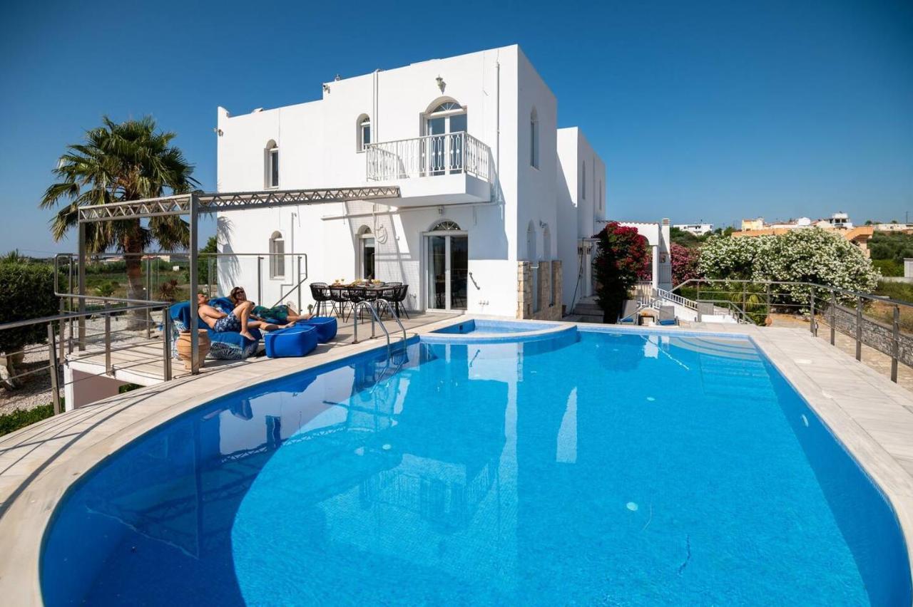 Santo Villa, A Riveting Group Sanctuary!