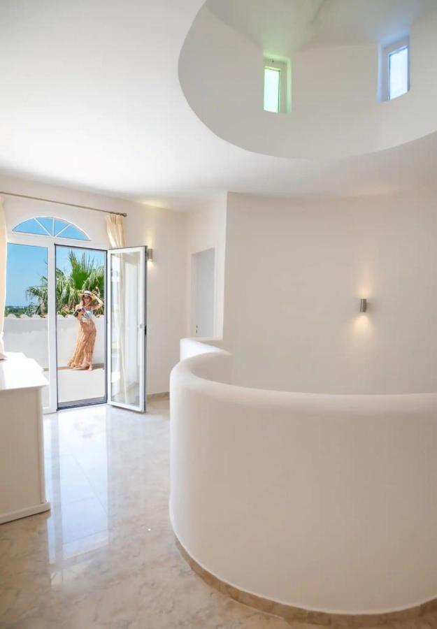 Villa Santo Villa, A Riveting Group Sanctuary!