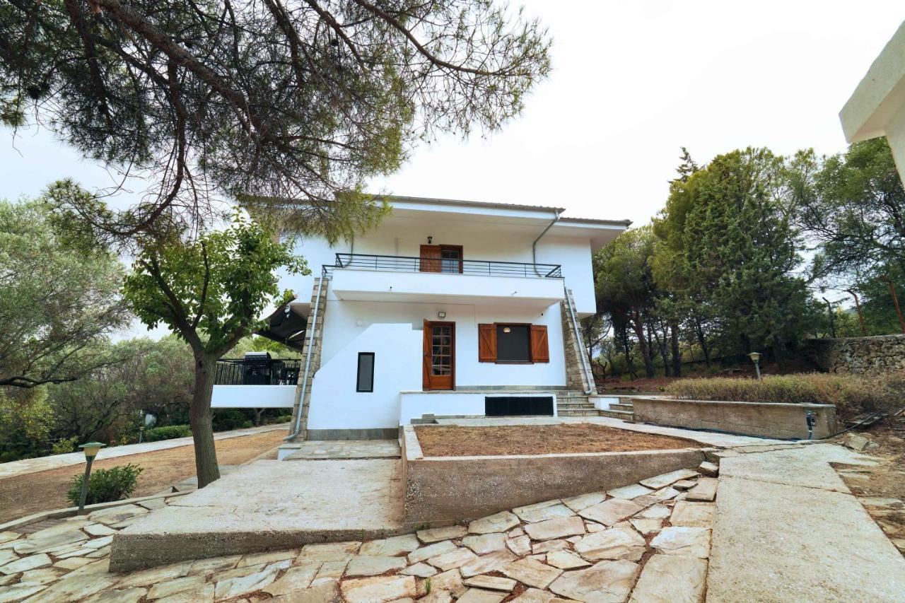 Petrino Villa *