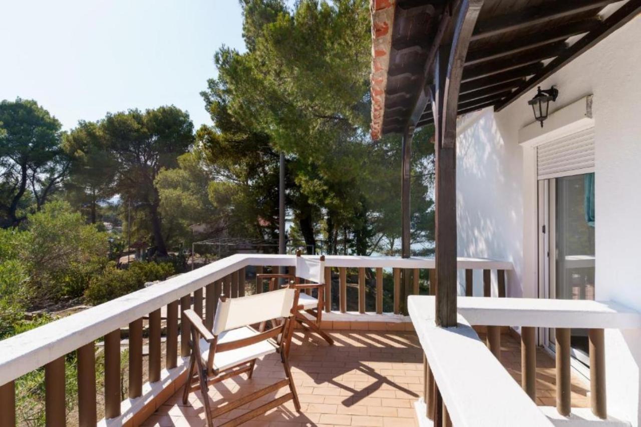 Blu: Beachfront With Amazing View Villa
