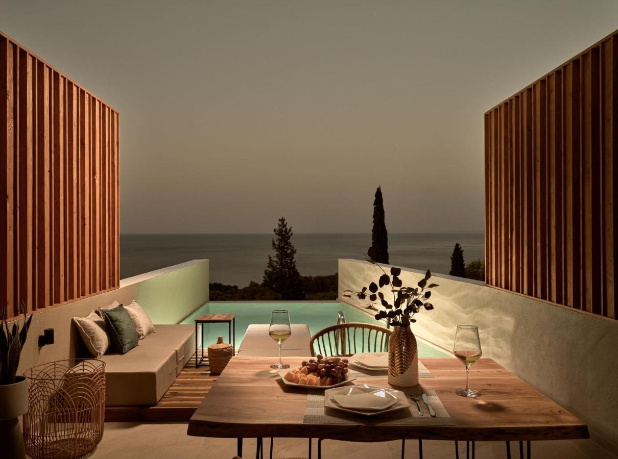 Apartment The Sall Complex B - Iconic Sea Views, By Zantewize