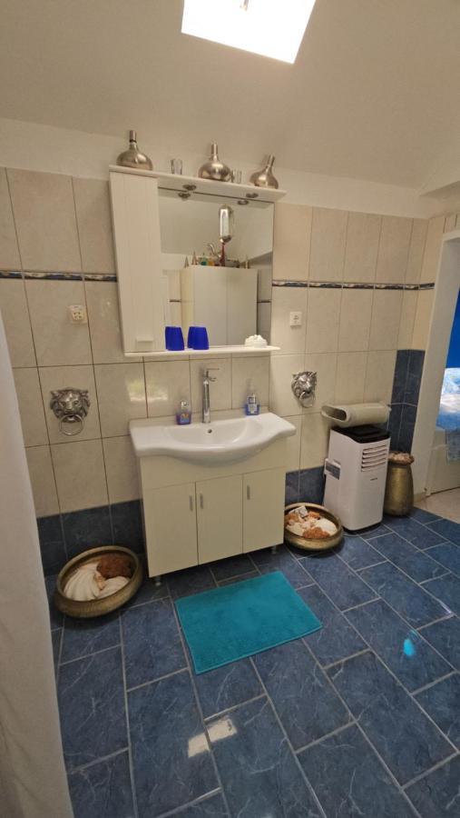 & Gardens 2-bed In Sevasti Villa *