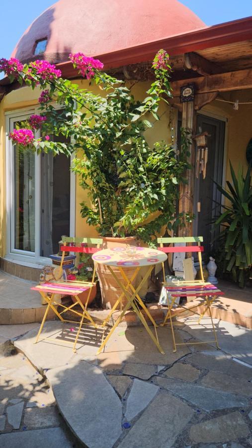Villa & Gardens 2-bed In Sevasti
