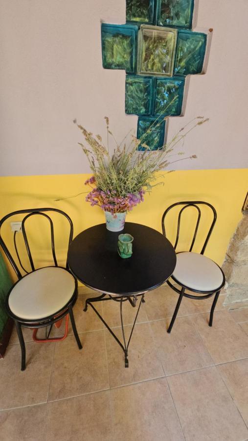 Villa & Gardens 2-bed In Sevasti *