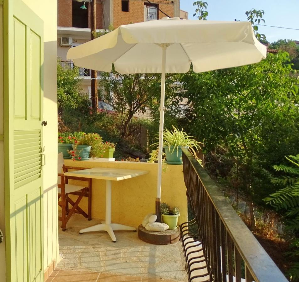 Marchie's Place - Spacious One Bedroom For Rent On Island Apartment