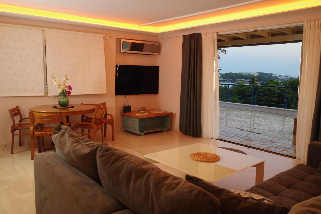 Apartment View In The Bay! *