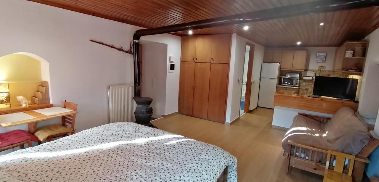 Adonis Guest house