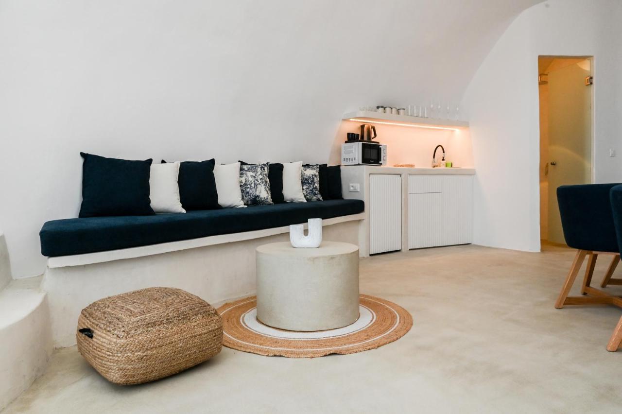 Three Bells Apartment *