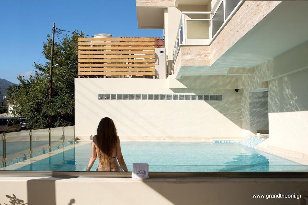 Grand Theoni Boutique & 4* Vasiliki (Lefkada)