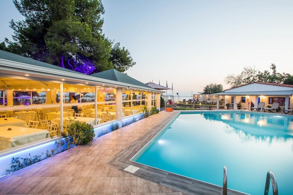 Coral Blue Hotel 3*