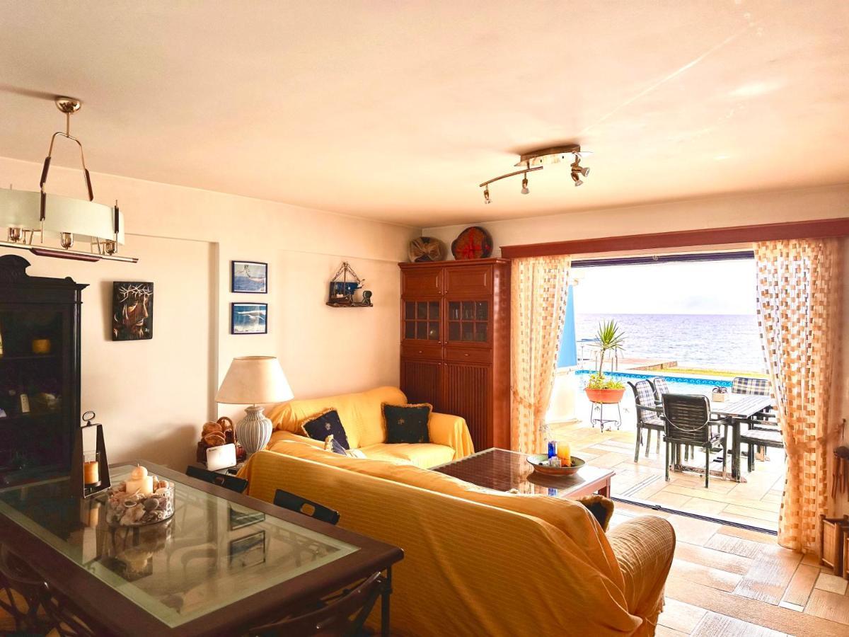 Pool Beachouse With Stunning Views Holiday home